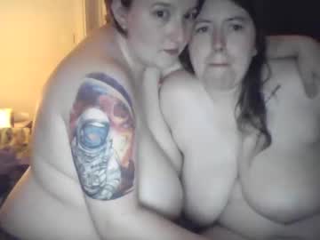 couple New Nudes Cam Girls with chubbylesbianmums